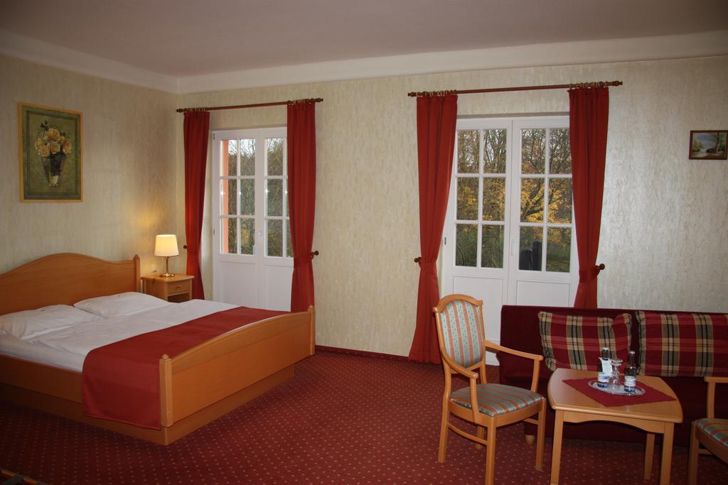 Altes Gutshaus-Federow Hotel Eksteriør billede