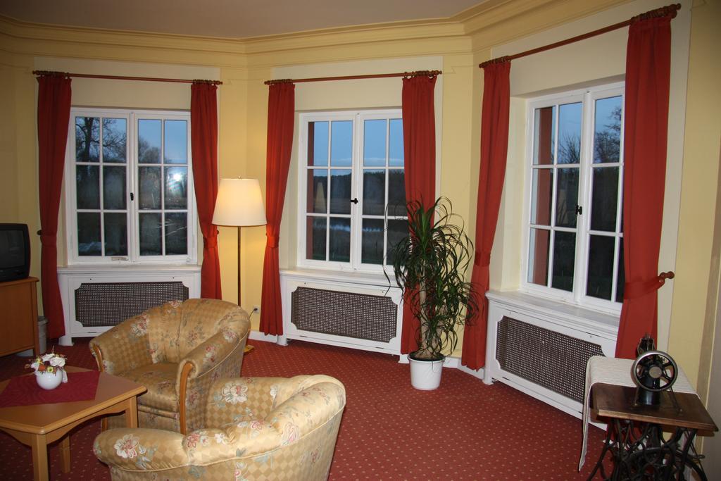Altes Gutshaus-Federow Hotel Eksteriør billede